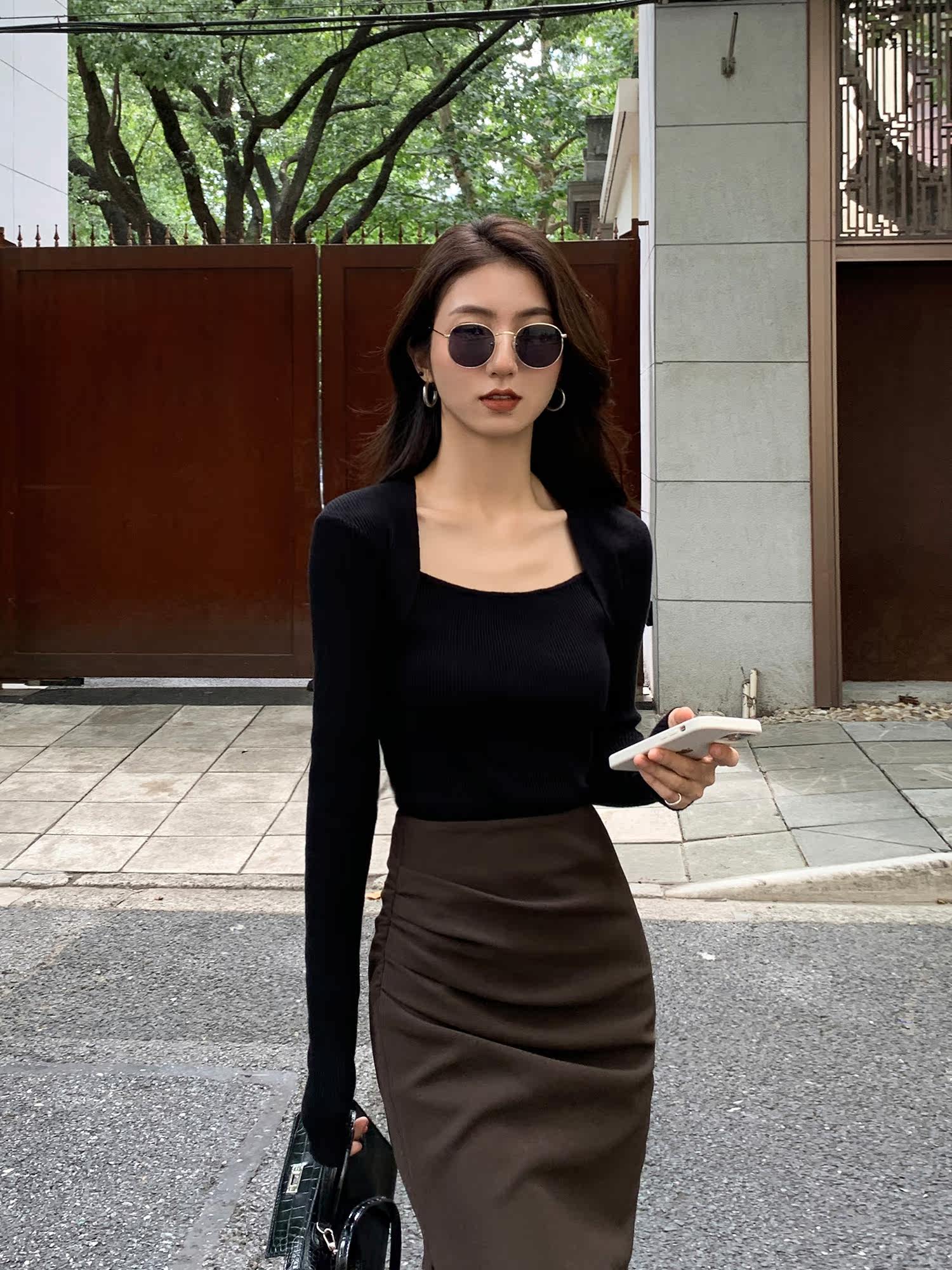 Japan's square collar guard with lock bones blouses women 2022 autumn and winter new workout sweaters skinny hitch undershirt