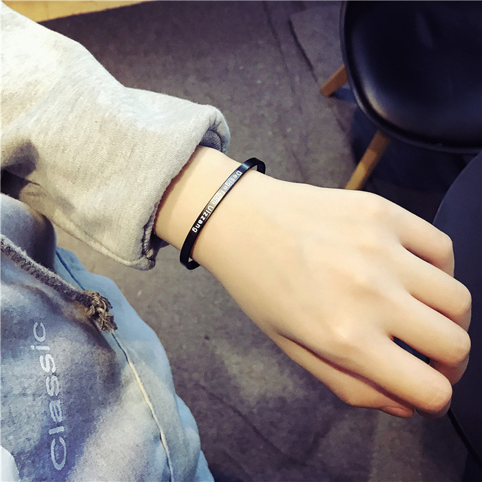 Cặp đôi vòng tay nam hipster cá tính Phiên bản Hàn Quốc của nữ sinh viên đơn giản, vòng tay thép titan hoang dã vòng tay tinh lâm