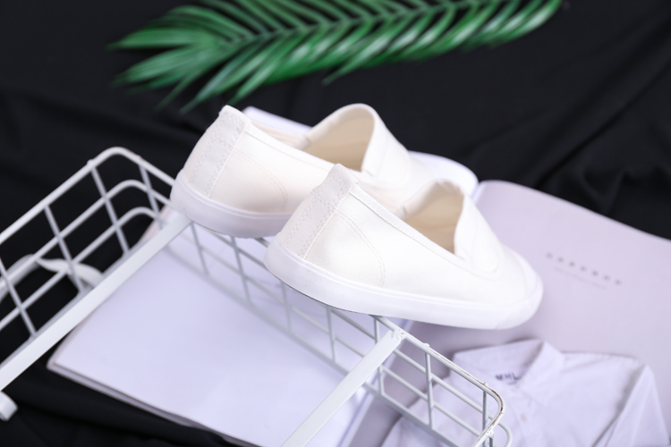 Mùa hè mới giày vải nữ sinh viên Hàn Quốc phiên bản Hàn Quốc của đôi giày trắng hoang dã một đôi bàn đạp đôi giày đế bằng giầy fila nữ