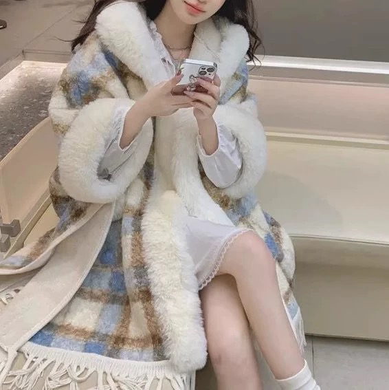 Winter Fleece-Lined Thick Cape Shawl Mid-Length Vintage Pocket Tassel Fur Collar Elegant Woolen Coat Winter Fleece-Lined Thick Cape Shawl Mid-Length Vintage Pocket Tassel Fur Collar Elegant Woolen Coat