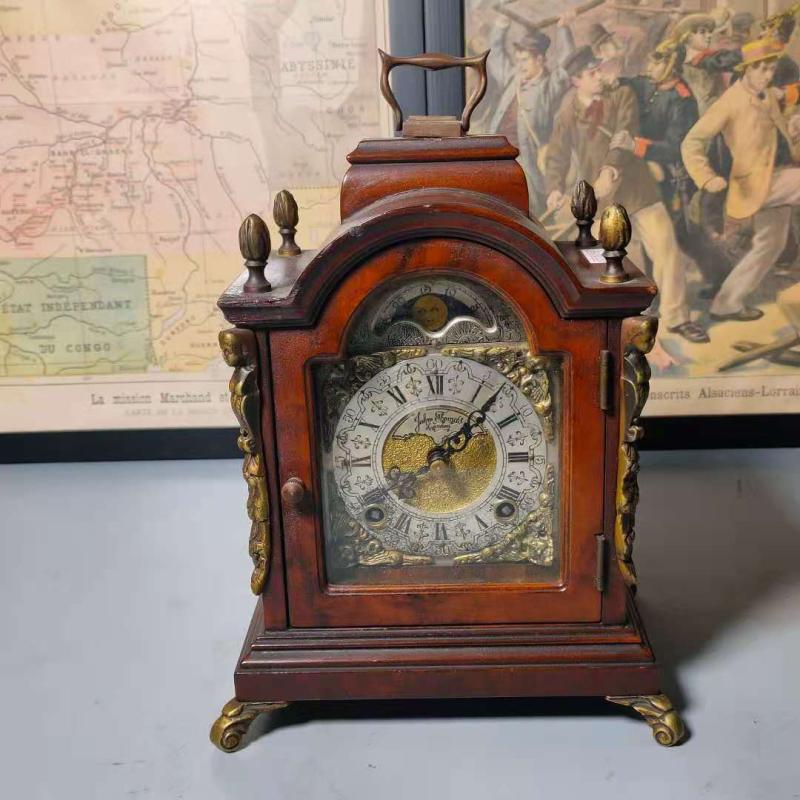 Western antique bell 1950s Dutch dubbing with a moon-phase disc mechanical wood shell seat clock old objects