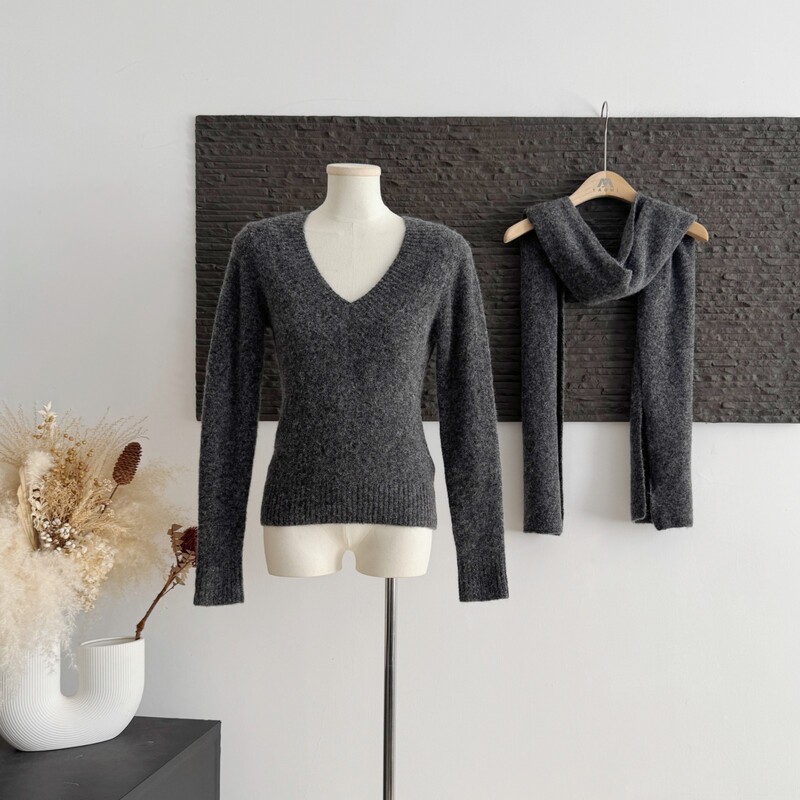 Luodujia Custom-Dyed Yarns with a Unique Winter Vibe, Alpaca Wool Colored Yarns for Women's Sweater Sets