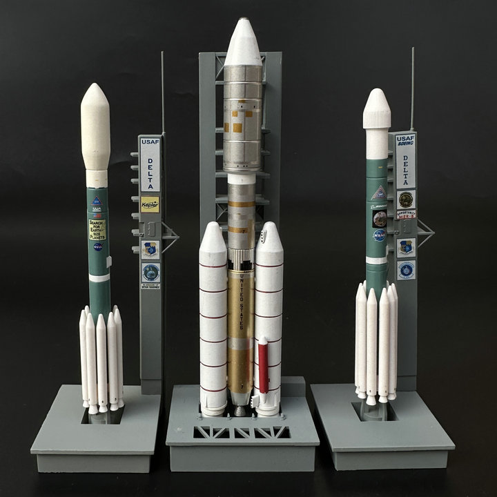 Exported to Europe and the United States Veyron 1/400 Titan Traveler Delta Rocket Model Car Toy Gift