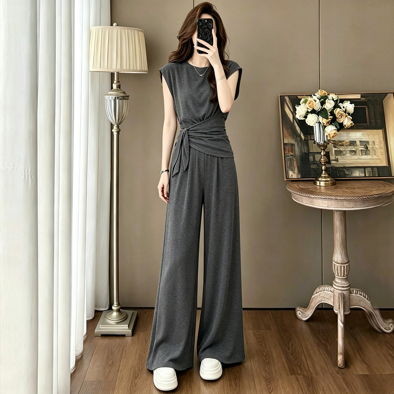 High-End Gray Casual Sports Suit for Women 2026 Summer New Popular Slimming Top and Wide-Leg Pants Two-Piece Set High-End Gray Casual Sports Suit for Women 2026 Summer New Popular Slimming Top and Wide-Leg Pants Two-Piece Set