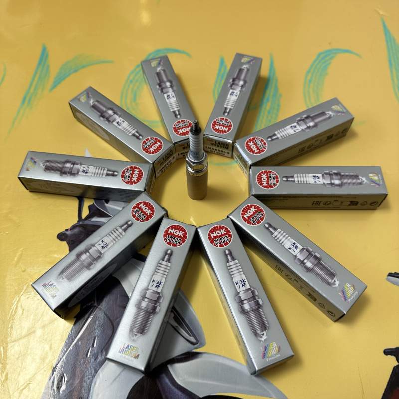 Ngk Iridium Spark Plug Is Suitable for Piaggio Buried Mine Medley Genuine Competitive Spark Plug Lmar8Bi-9