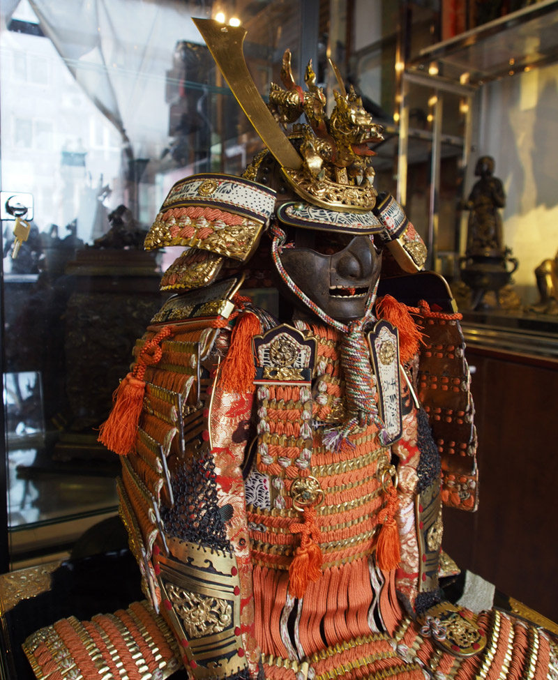 豪華な五月人形 伝統的武士の鎧 仁王之鎧飾り 71GC-011 | 五月人形 | 【公式】 人形の久月オンラインストア