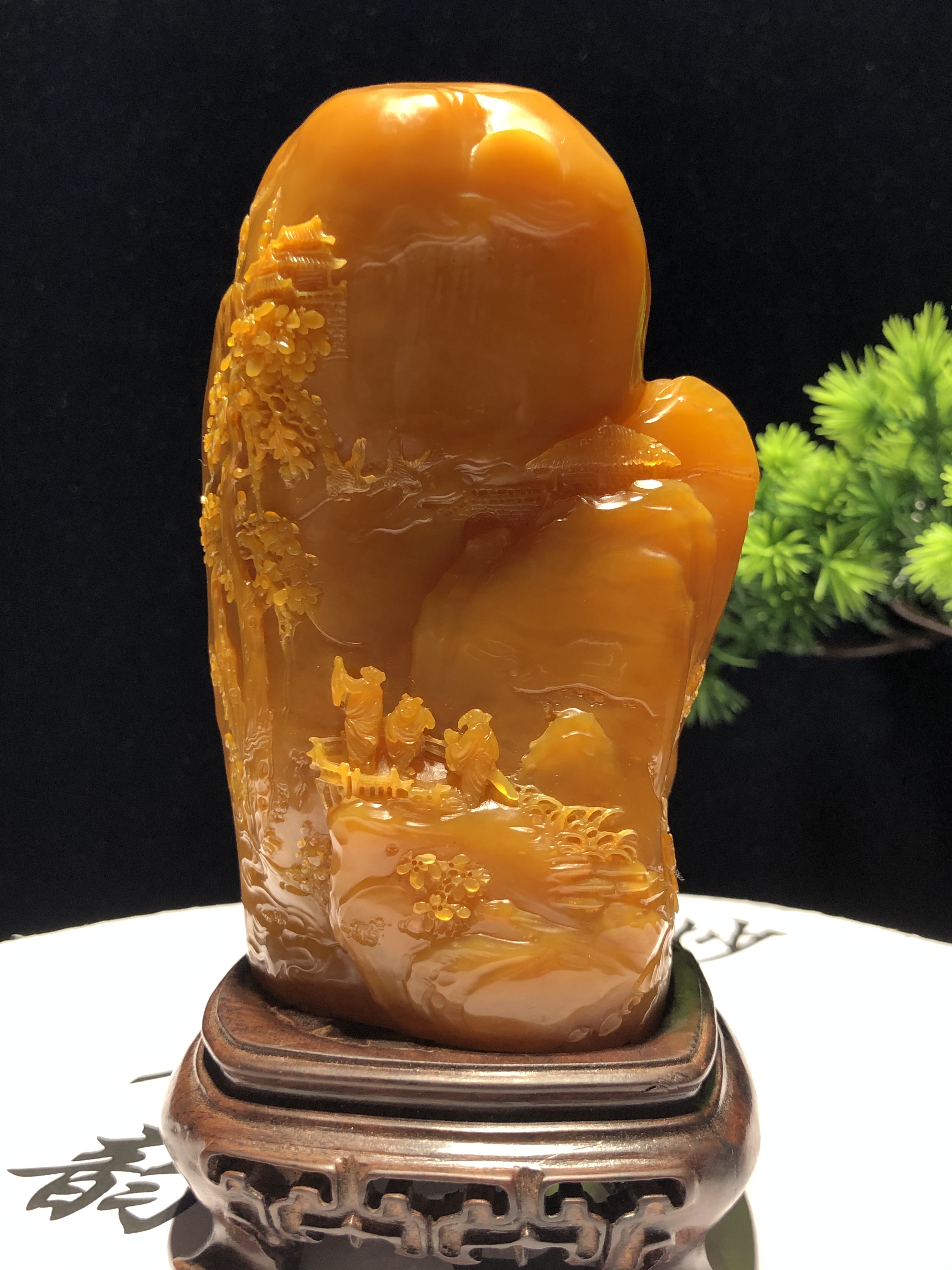 Laos fine northern Tian Huang frozen ornaments Shoushan crystal Tian Huang seal Changhua chicken blood stone Da Hong Pao collection