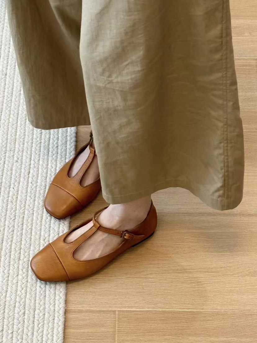 2025年春の新作フレンチレトロメリージェーンレザーシューズ、オールマッチスクエアトゥフラットシューズ（レディース）