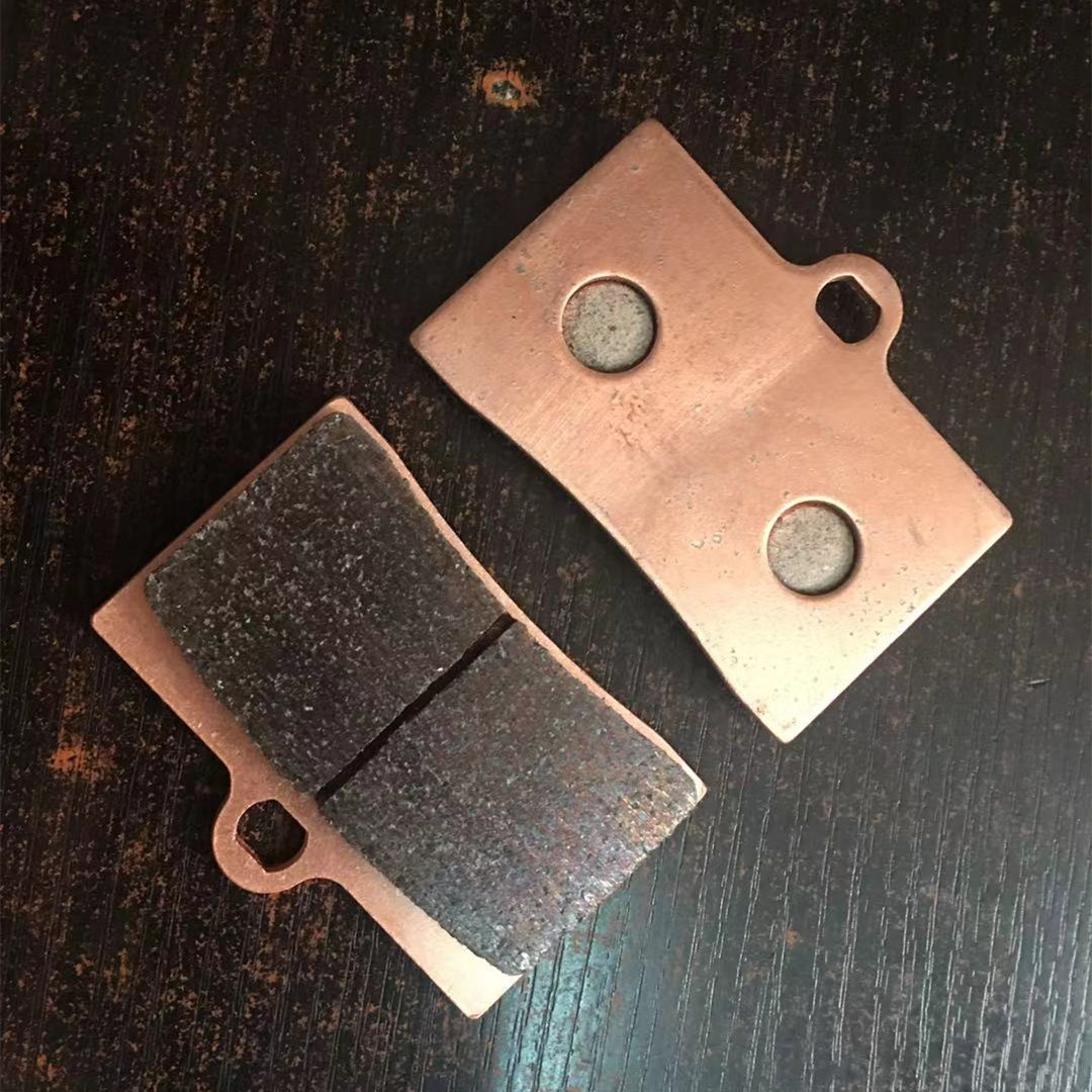 Electric locomotive electric vehicle modified pump big to four caliper brake skin big abalone big radiation caliper brake blade