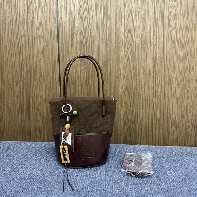 2026 New Color-Blocked Bucket Bag Original Design Matte Genuine Leather Simple and Elegant Handbag Crossbody Small Bag 2391