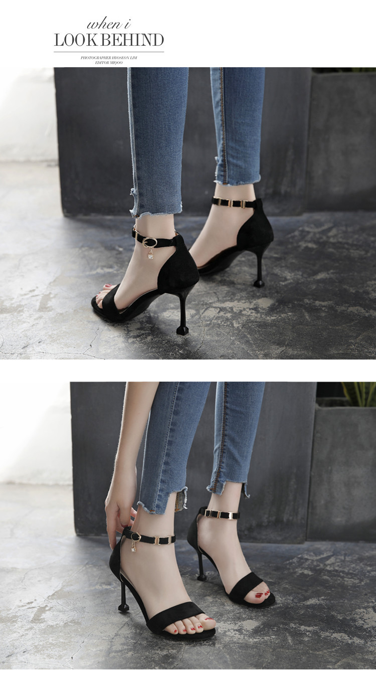 Mùa hè mới cao gót gợi cảm của phụ nữ ổn với mèo với size nhỏ 31 32 33 sandal hoang dã size lớn 41 42 43 dép bitis nữ