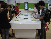 Mobile phone anti-theft device one drag four 6 eight support ten anti-theft alarm display stand Samsung alarm with charging anti-theft