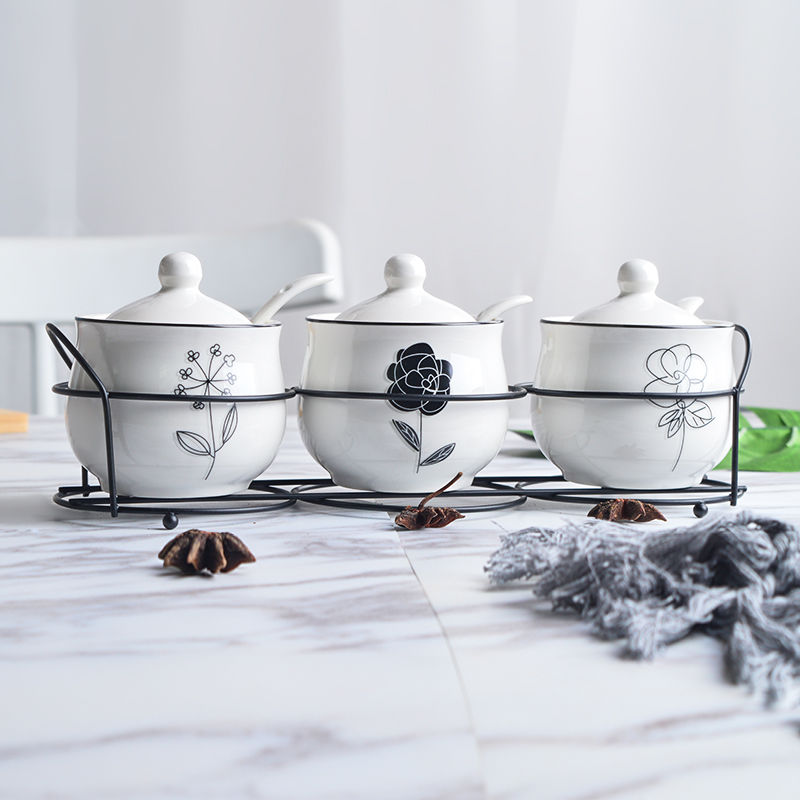 Ceramic seasoning jar Three-four pieces mesh Red home Seasoning Jar Bottle set Salt Jar MSG Lid Deliver Spoon Rack