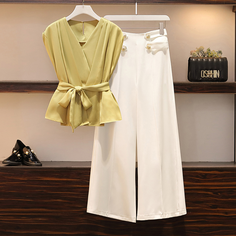 Middle-Aged Plus-Size Women's Summer New Two-Piece Set: V-Neck Top and High-Waisted Wide-Leg Pants Loose-Fitting Long Pants Set