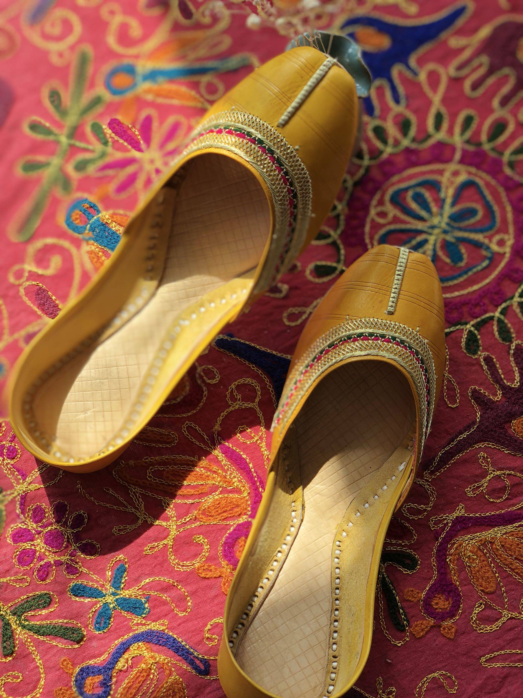 Pakistan Handmade Full Leather Shoes Colorful Ladies Low Shoes