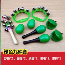 The little boy can nibble the enlightenment gift rocking the bell toy to practice the baby sand-egg puzzle freshmen attention sand gavel