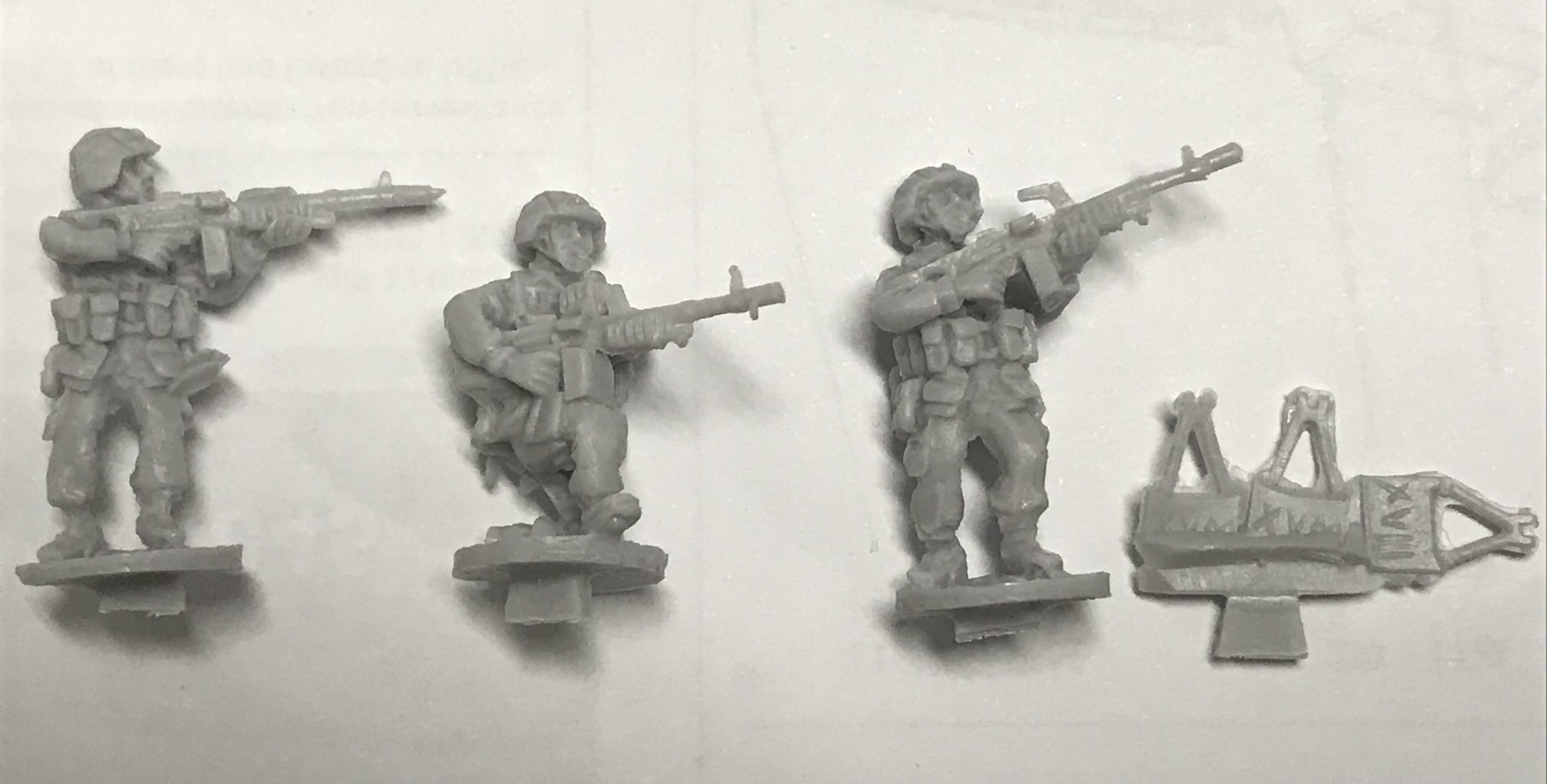 1 72 Hyundai PLA 88 light machine gun group (resin)