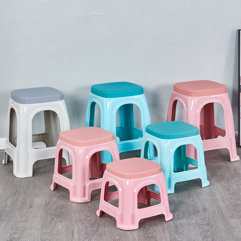 2025年宅家必备：北欧风塑料餐凳如何选择最实用？