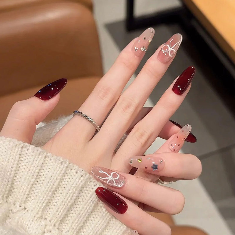 Handmade Korean-Style Hand-Painted Bow-Tie Press-On Nails, Christmas and New Year Red Manicure, Autumn and Winter High-End Feel, Suitable for Pregnant Women