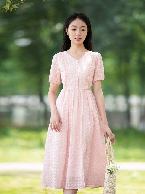 Zunyi ສີບົວຝ້າຍ dress ແມ່ຍິງ summer 2024 ການອອກແບບໃຫມ່ແບບອ່ອນໂຍນ literary elegant temperament skirt ຍາວ