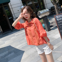 2021 summer New hollow lace Foreign Air white shirt ladies fashion lantern sleeve top design sense minority