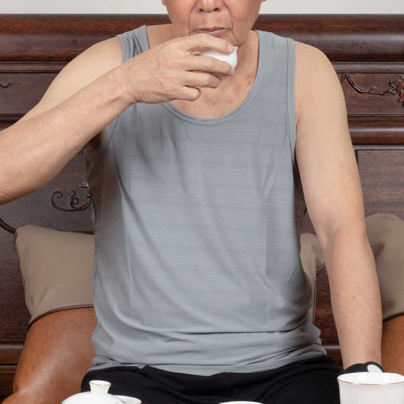 Summer Elderly Men's Ice Silk Tank Top and Shorts Set, Sleeveless Pajamas for Seniors, Vest for Old Men