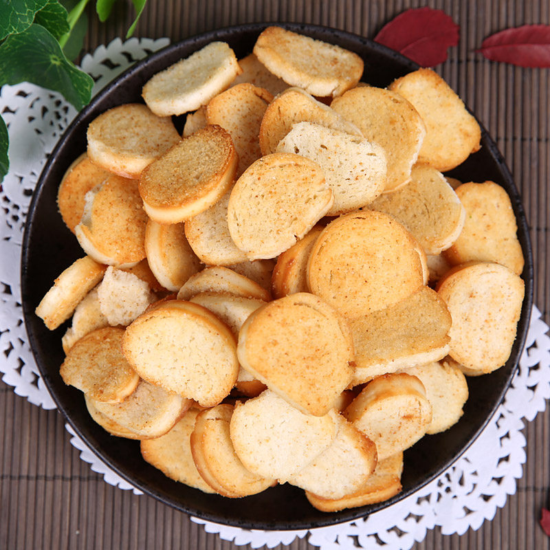 Hu Shi Halal Marin original small bun slices small cookies salty pastry on the grassland