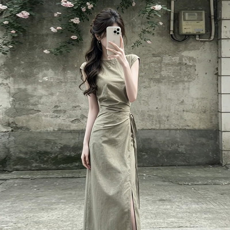 French-Style High-End Slit Sleeveless Dress for Women, Early Summer 2026 New Model, Very Pretty, Waist-Cinching Long Dress