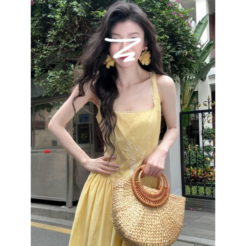 French-Style Yellow Sleeveless Suspender Dress for Women, Early Summer 2026 New Model, Stunning and Beautiful, Elegant Long Dress