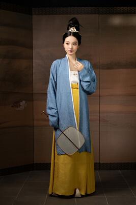 Sang Xie · Northern Song Dynasty Style - Liu Hanyan - Blue Mulberry Silk Entwined Peony Pattern Brocade Dress (Prepaid)