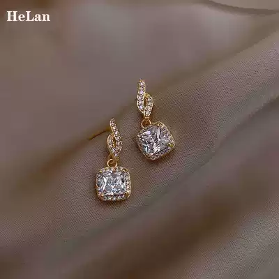 Advanced sense earrings temperament female sterling silver 2021 New Tide light luxury temperament Net red niche design sense ear needle