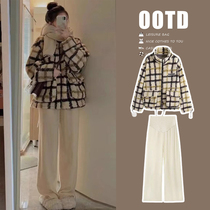 Maternity wear autumn and winter 2023 new coat plaid wide-leg pants cotton coat thickened high-end lamb wool two-piece set