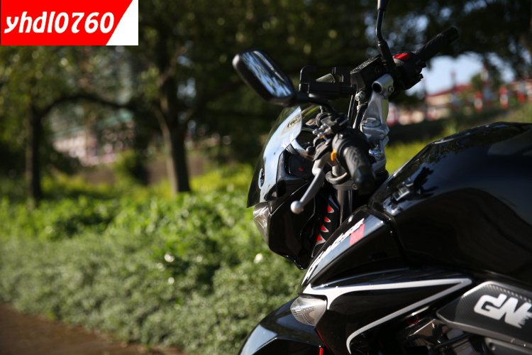 Suzuki 骊 Chi Gw250 sửa đổi kính chắn gió phía trước sửa đổi kính chắn gió phía trước sửa đổi kính chắn gió GW gió chắn gió xe máy
