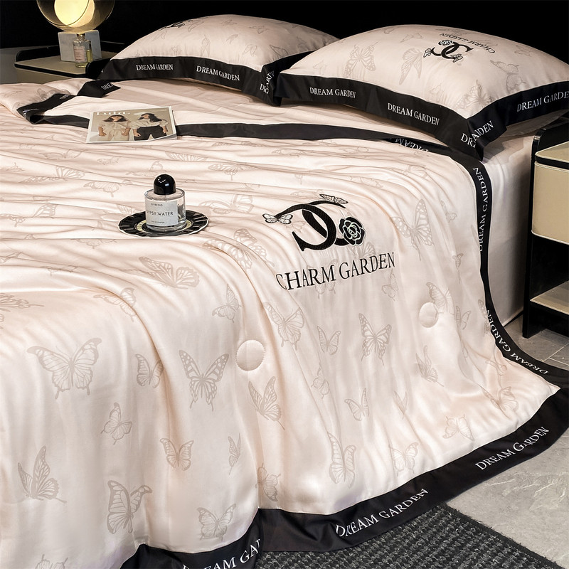 Cooling Silk Air-Conditioning Quilt, Summer Cooling Quilt Four-Piece Set, Summer Single Student Dormitory Ice Silk Summer Quilt, Machine Washable Quilt