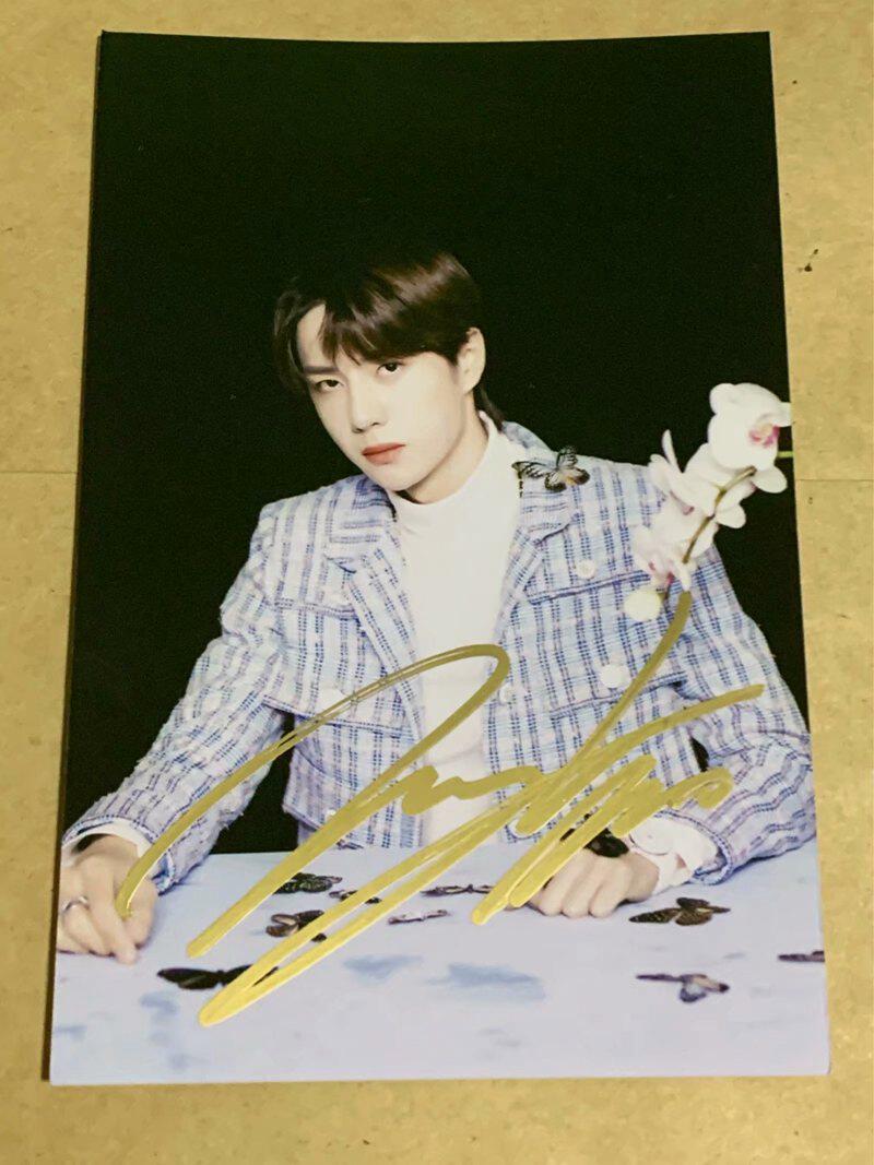 January 2020 Wang Yibo Autographed Weibo Night New Version A Version Autographed Photos