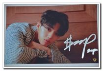 February 2019 Seventeen Cui Shenglima Mini 6 B version of a pro-pen signature photo