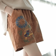 Sản phẩm tai nhỏ 2018 xuân hè mới nhung nhung thêu chim ngắn retro nghệ thuật quần short nữ