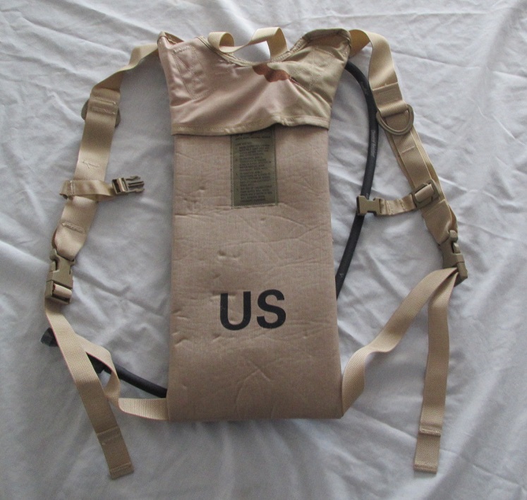American Straight Mail Brand New Beauty Monarch Hair version CAMELBAK 3 limp hump water bag MOLLE SHOULDER BAG
