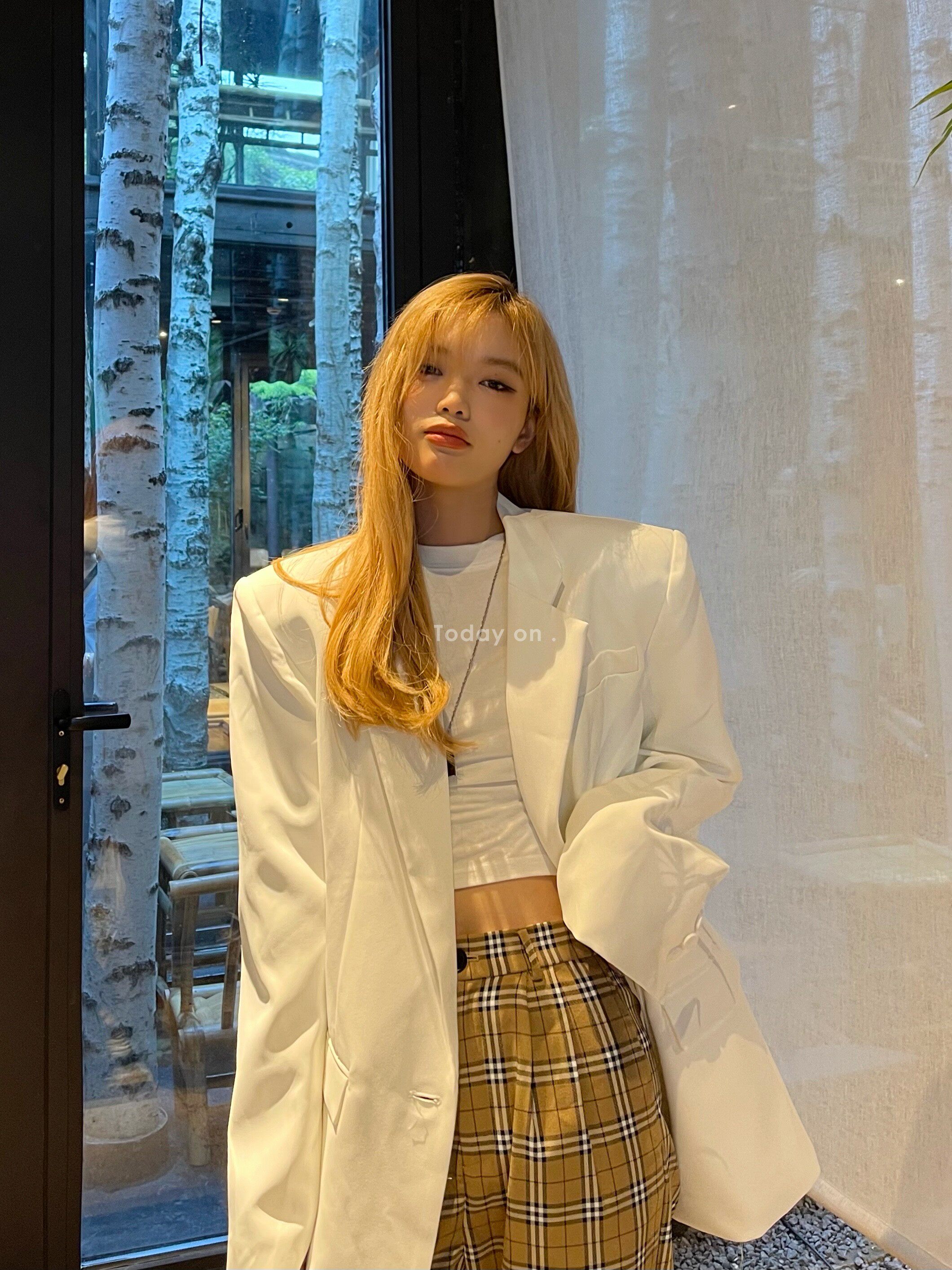 Today on] 2022 autumn white suits niche design white suits all-match jacket casual women