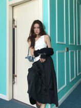 Today on]2021 niche design three-dimensional irregular flower skirt elastic waist skirt