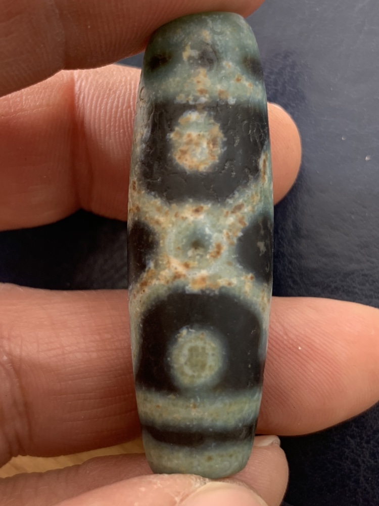 Thousand years buried in the pure, special price, special totem eight eyes, full of cinnabar, rare material