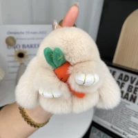 Светлый морковный кролик