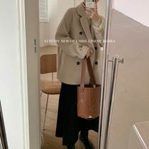 Hepburn style temperament short woolen coat womens woolen coat 2021 Winter new small man thickened Japanese