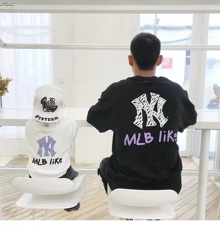 Special parent-child wear, a family of three autumn mother-daughter wear fashion casual thick cotton mother-child wear tide brand children's wear sports