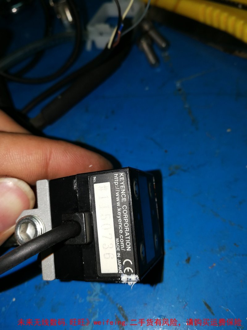 KEYENCE Kienz AP-31A digital display of pressure sensors