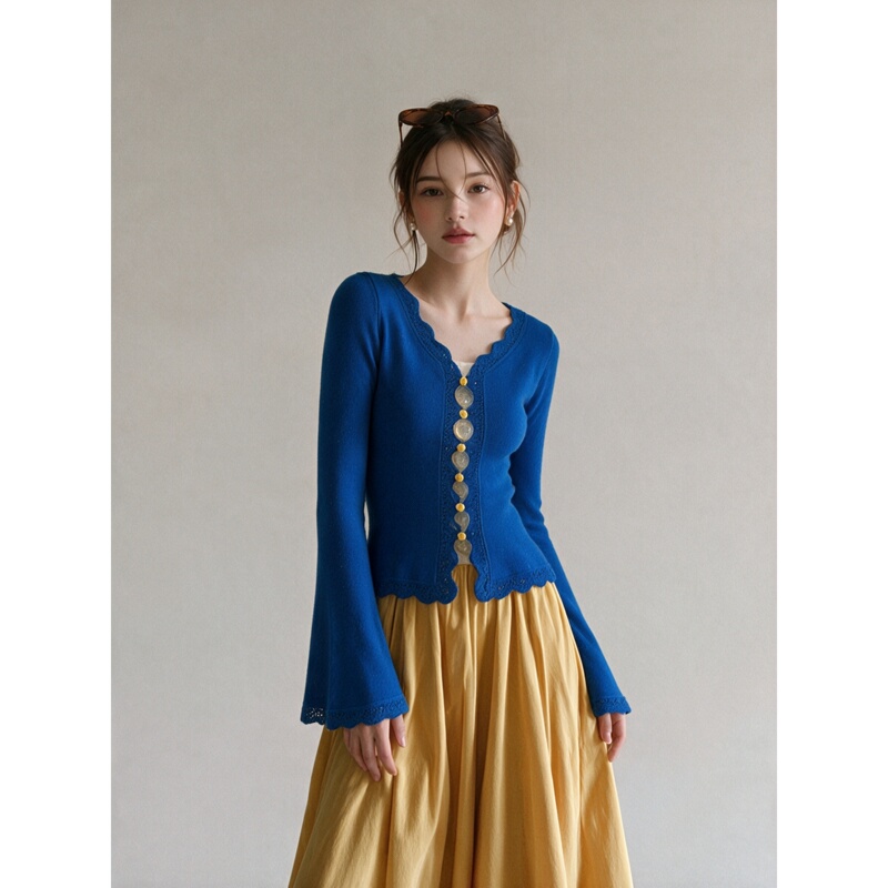 Liangmuyi Autumn Fashion New French Style Klein Blue Knitted Sweater Base Shirt for Women Slim Fit Trendy Top