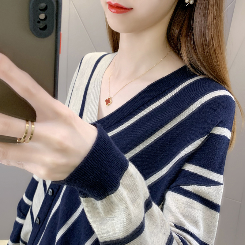 JOIMIFU Contrasting Color Stripes~ Niche foreign style, loose and thin, single-breasted design, knitted bottoming shirt, V-neck