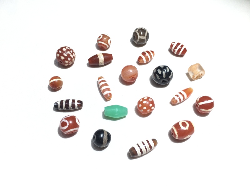 Ancient Middle Eastern Beads Inlaid with Agate, Red Chalcedony Beads, Thai-Style Ghost Eye Football Beads, Starry Small String Beads, DIY Accessories