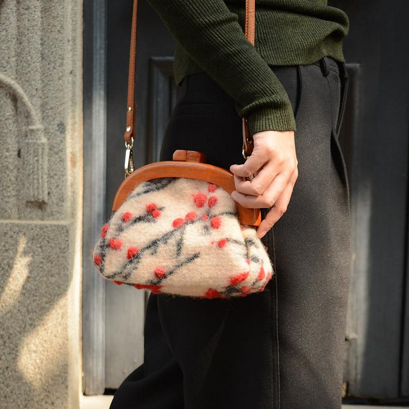 Original handmade custom retro wool felt mini small diagonal bag one-shoulder casual cloth bag ethnic Harajuku style literature and art