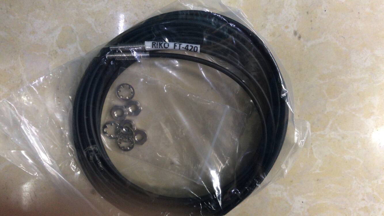 Fiber optic sensor fiber amplifier monitor line M4 pair of shot FT-420 line length 2 m